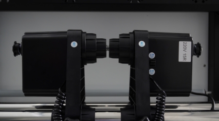 Automatic tension sensing keeps film feeding smooth and stable during continuous operation.